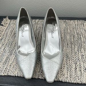 Silver glitter Easy Street Women's Chiffon Pump